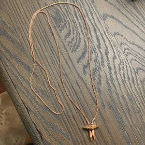 Kendra Scott necklace